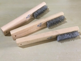 Bàn chải sắt
